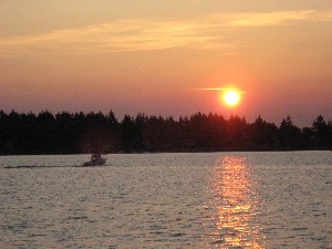 2 August leaving Nanaimo
R-Matey into the rising sun for Bellingham. Many thanks to George of Nanaimo, BC for posting this photo. It's one of our favorites!