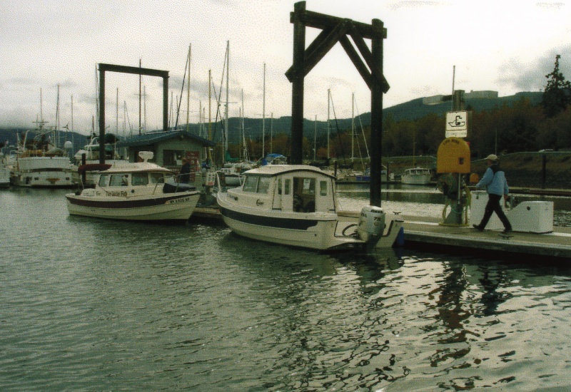 2 Oct 2005 Sequim: John Wayne Marina,
Two Lucky Fish and R-Matey.