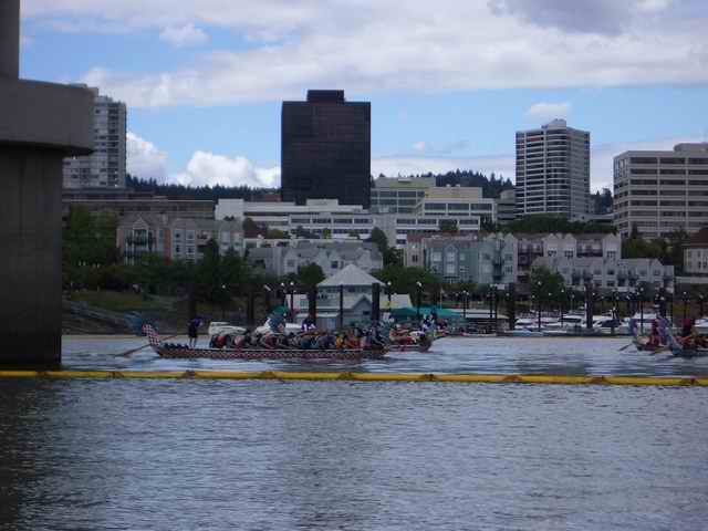20050612h Rose Festival Portland OR watching dragon boat races