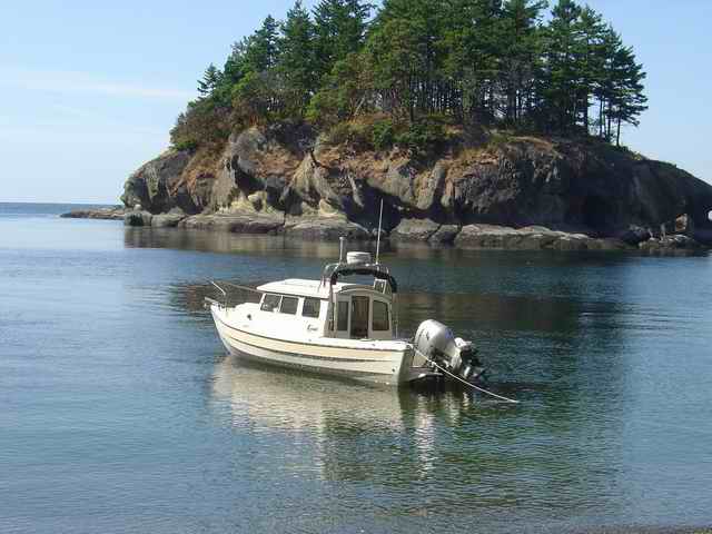 20060729 - 18 San Juans w Amy\'s Parents & Sister - Cool Boat