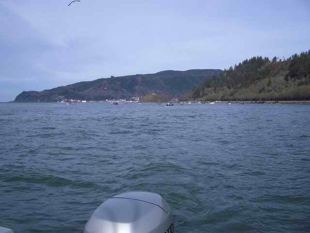 20061117 - 02 Tillamook Bay Fishing - Other boats in bay