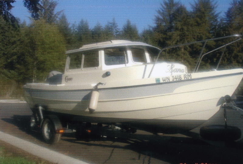 21 Oct 2006 Cornet Bay 
Another photo of the 19' 
       LANA C