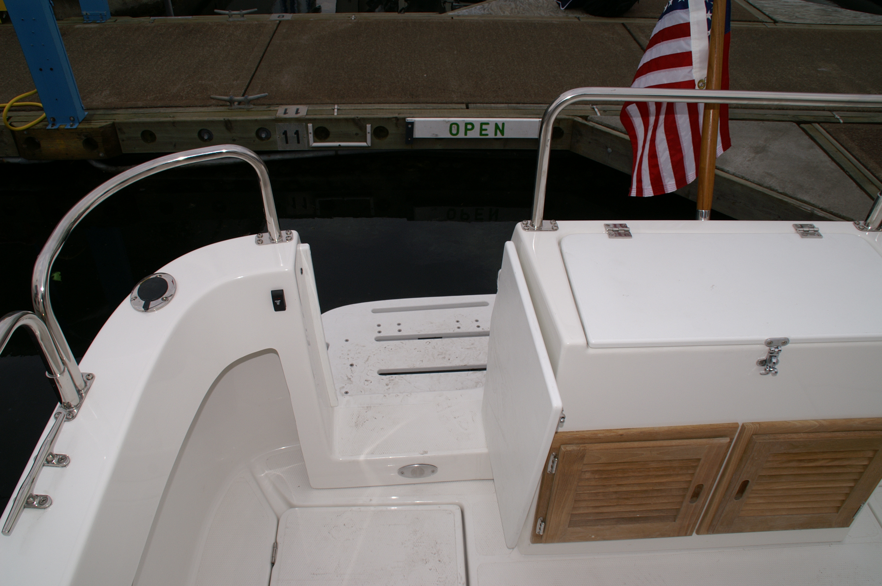 25 Ranger transom door
