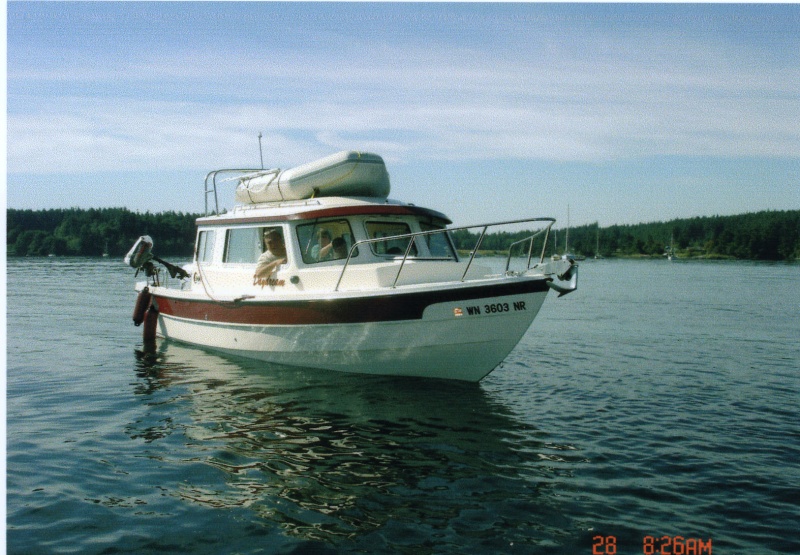 28 May 2005 Blind Bay
   DAYDREAM & crew