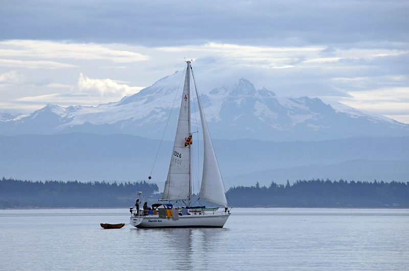 4075 Sailboat with Mt Baker