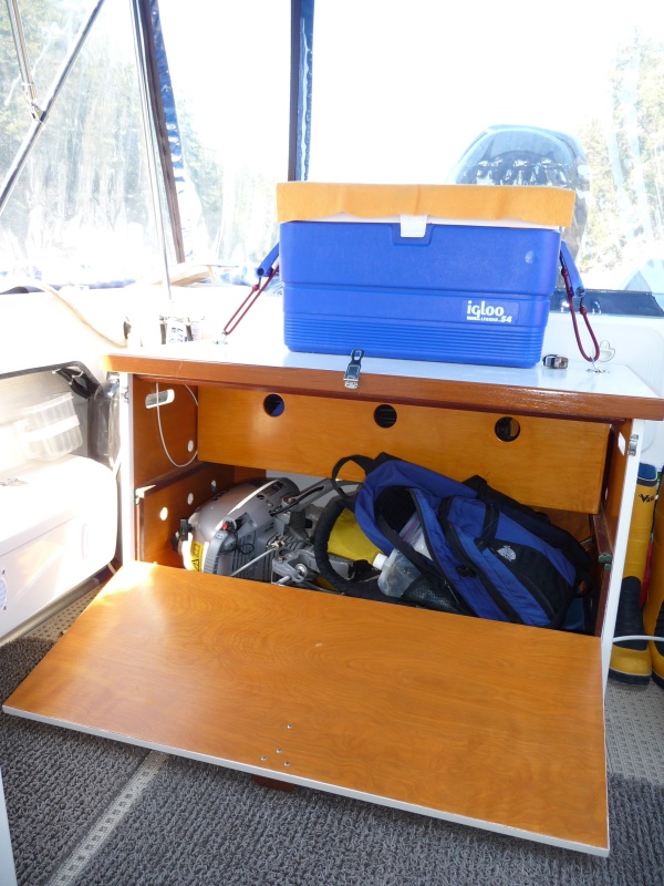 5. Interior finished with 4 coats of "Sikkens" Cetol Marine Light.