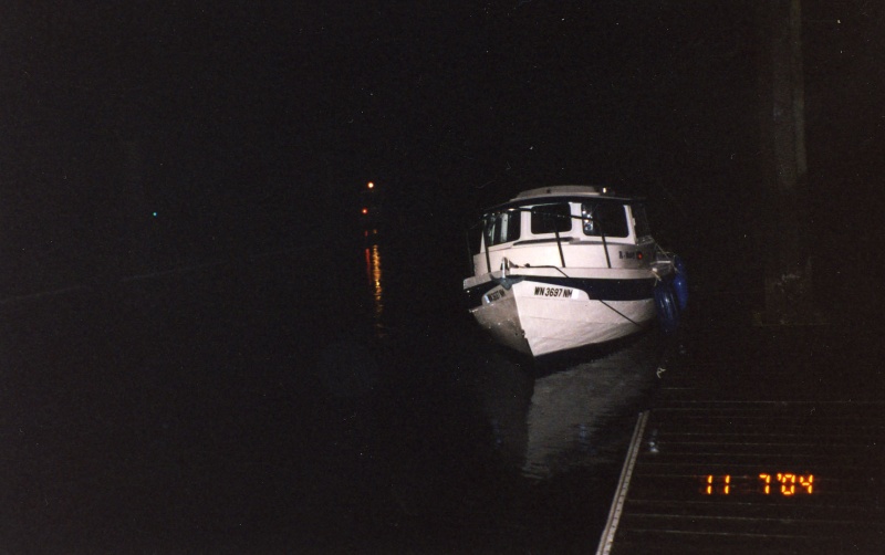 6 Nov 2004 approx. 6pm
R-MATEY is back at the Everett boat launch after an interesting fun filled day going up the Snohomish River.  Many thanks to DaveS (SEA SHIFT)!