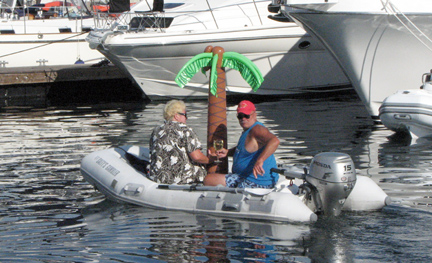 After 5:00 dinghy cruise in Roche Harbor