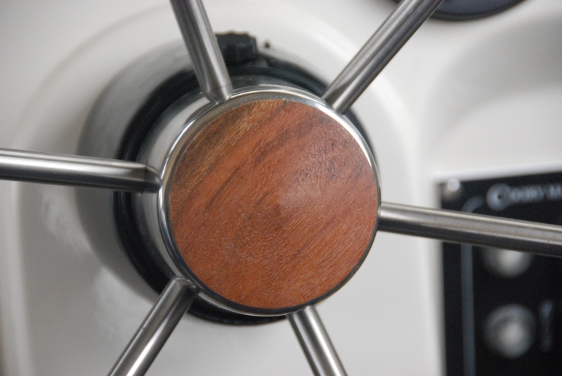 After receiving the replacement hub from Anna Leigh's Dave, I followed his great advice and coated the new hub with extra coats of teak oil, all over.