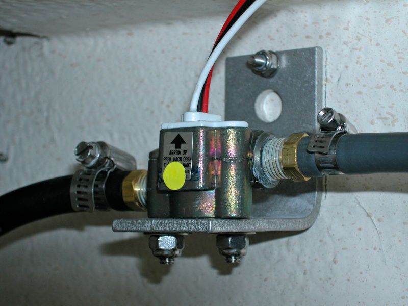 (AnchortownJim) Flowscan sending unit, mounted under the starboard lazerette above the fuel tank