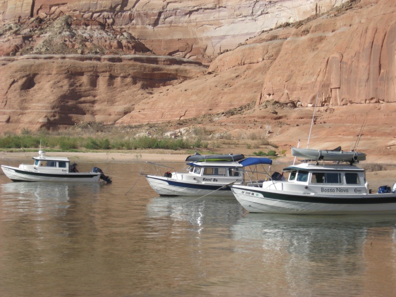 At Kane Wash behind cookie jar butte, nice sandy shallows  Rana Verde, Bossa Nova and Kerri On.