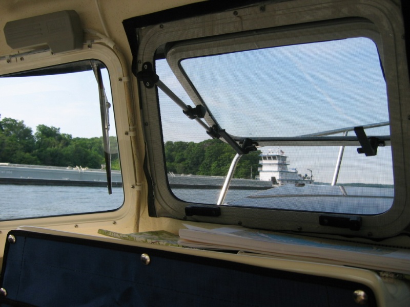 Barge traffic on Barkley Canal