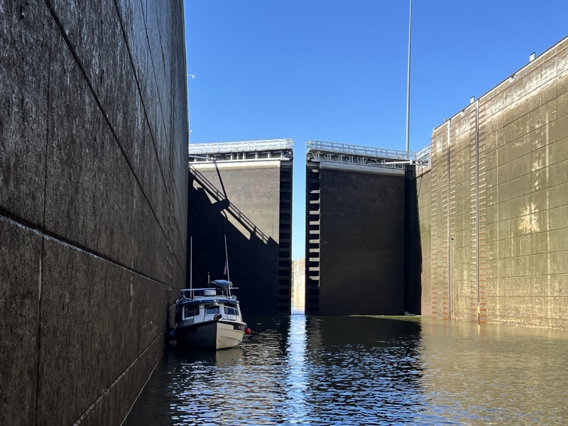 C Traveler in Old Hickory Lock