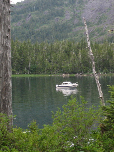 CanDu at anchor