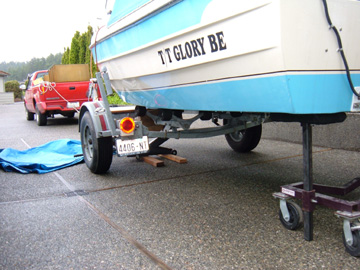 Coming off of the trailer 6" at a time. From stern