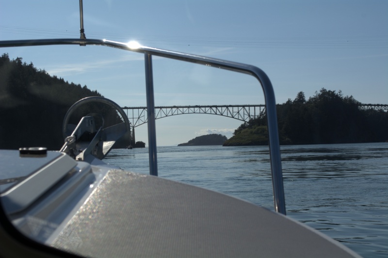 Continuing on through Deception Pass. Going out against a mild 3 knot current at this point.