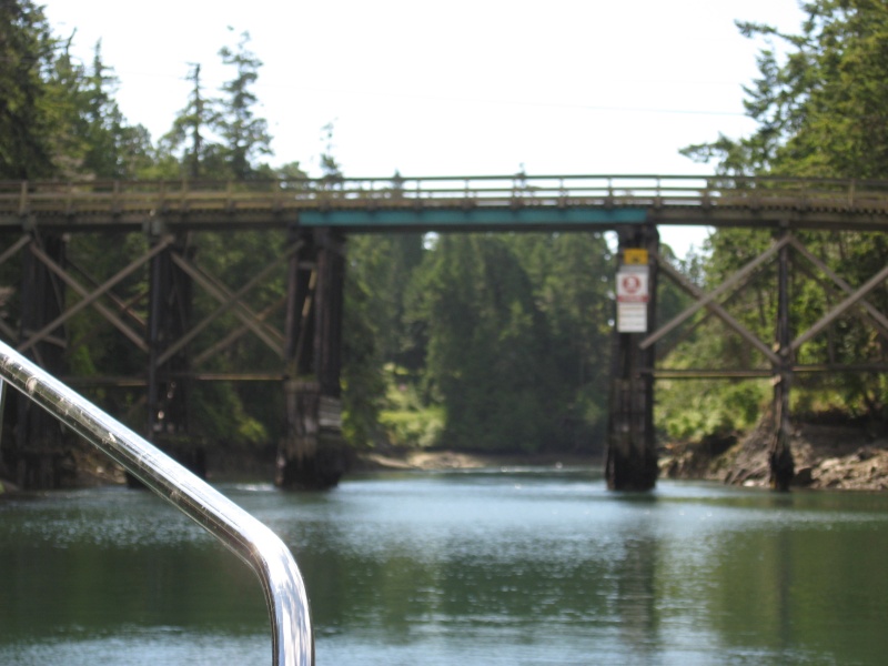 Cruising the cut between North and South Pender Islands