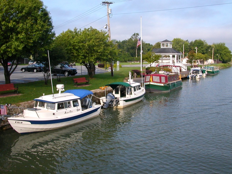 (CTYankee) Spencerport Mooring Wall. We had an oustanding meal here arranged by Terry's sister and niece.