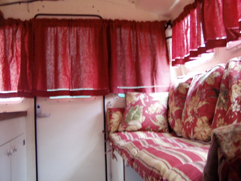 Curtains Closed (Facing Rear, Door Closed)