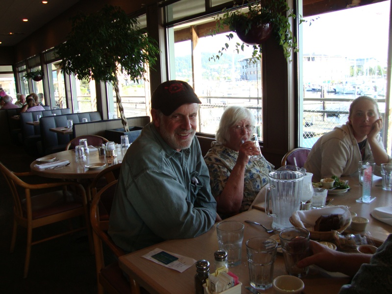 Dave (PLAN C) and his niece 
with Nancy (JACARI MARU)