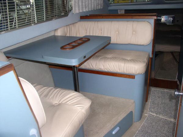 Dinette / Double Berth