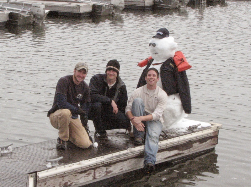 Dockhands hard at work