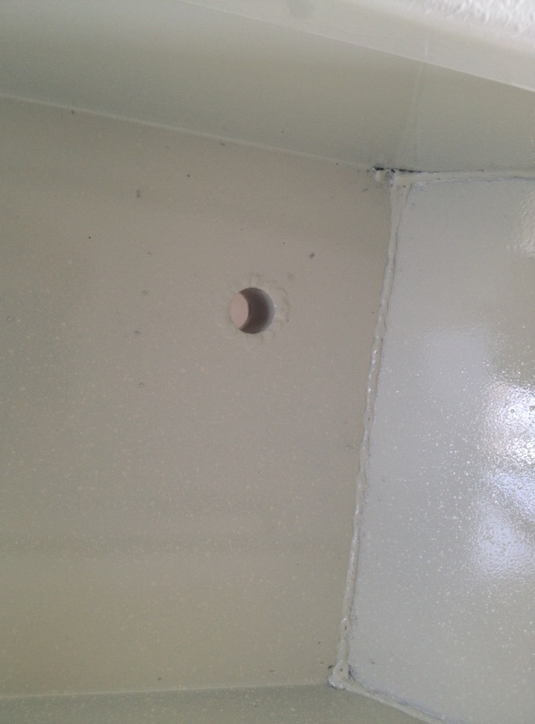 Drain hole in bottom