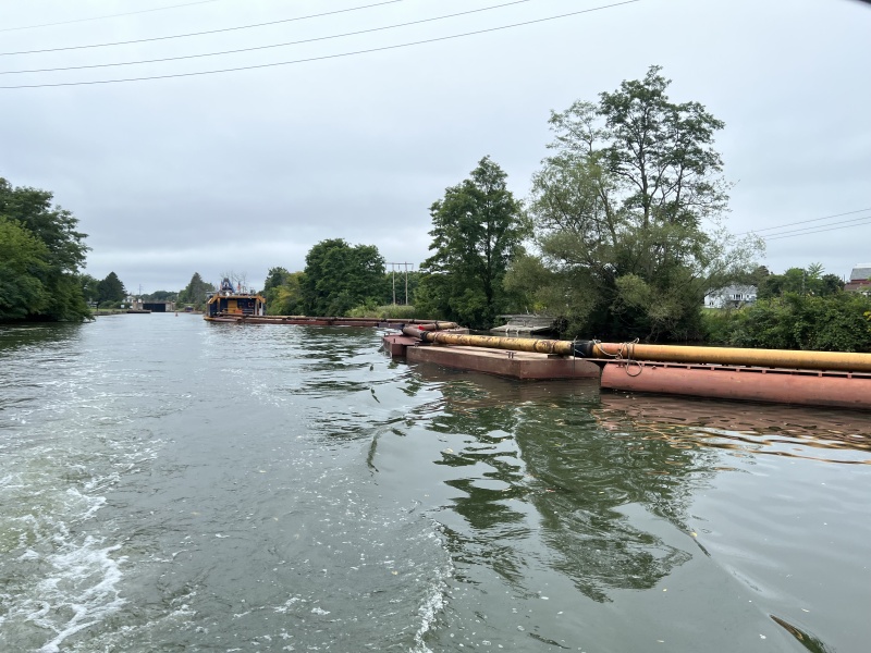 Dredging just outside Lock 29\'s lower gate