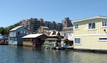 Floating homes at Fishermen\'s Wharf in Victoria