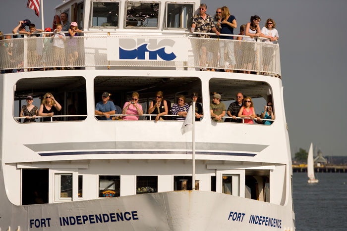 Fort Independence; 98 tons, 90', 32' beam, steel hull, 525 pass and crew.