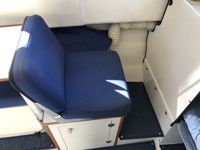 Forward facing passenger seat.