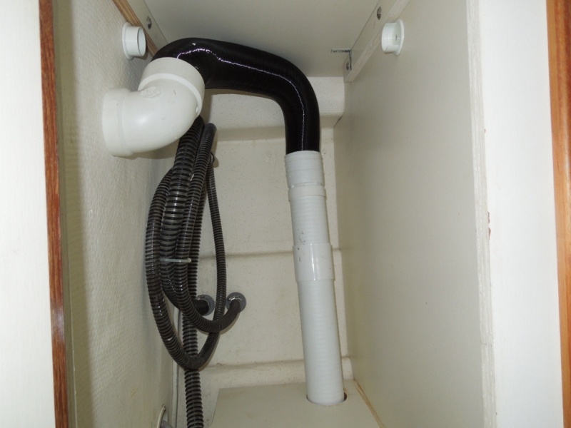 Frech air return in aft cabinet.