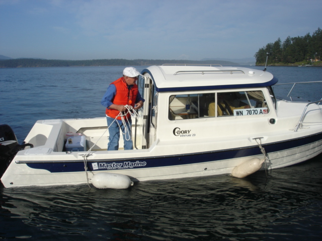 Fred (ANITA MARIE) and
Joe (R-MATEY) on the
Venture 23.