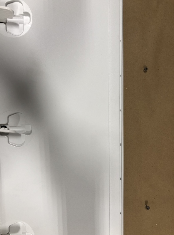 Gap in hatch frame