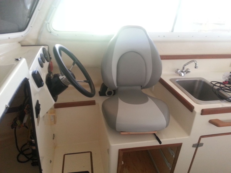 Helm seat swiveled to 90 degrees
