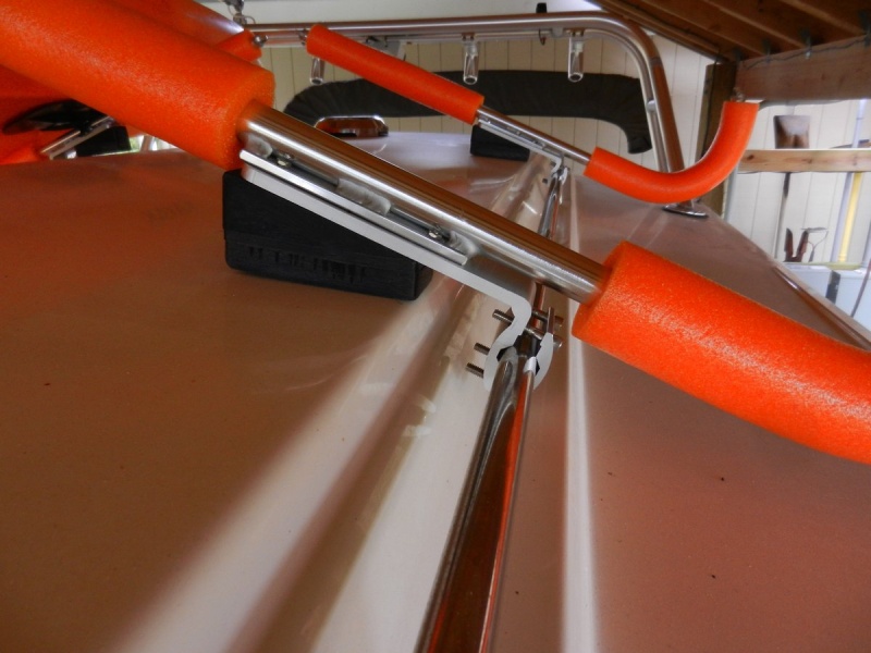 Here is the \"J\" mounted onto the roof rail.