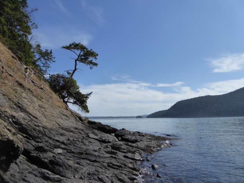 Hiking / scrambling around tiny Cone Island