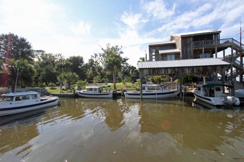 IMG 0156 boats and house