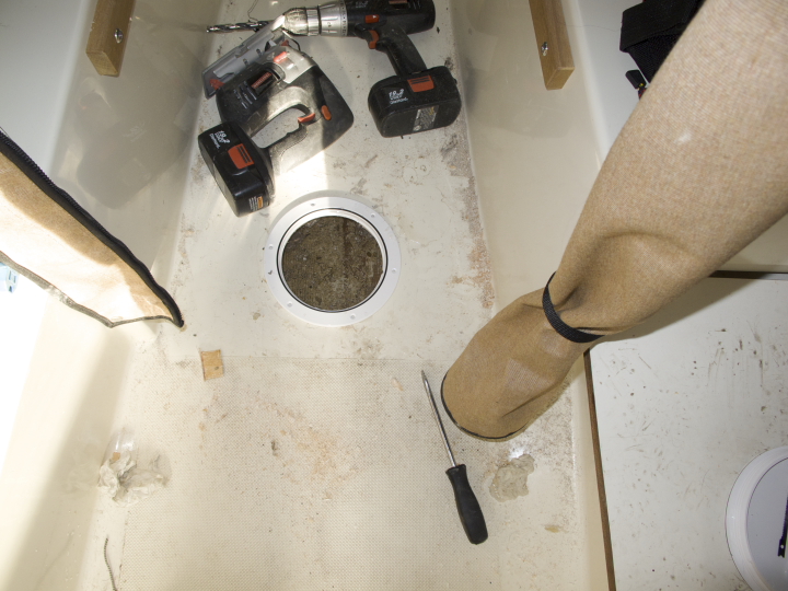 Inspection hole in forward berth sole