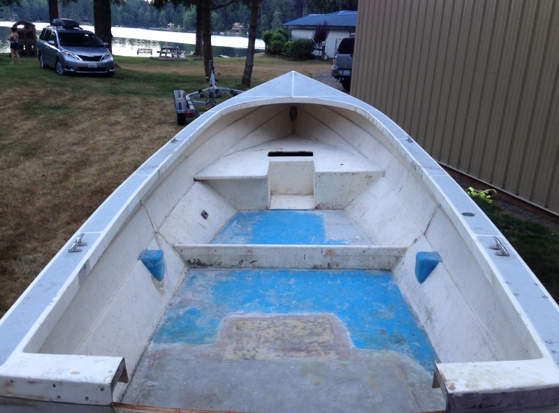 it looks quite large for 22ft, tempting to add a windscreen and wheel up front!!