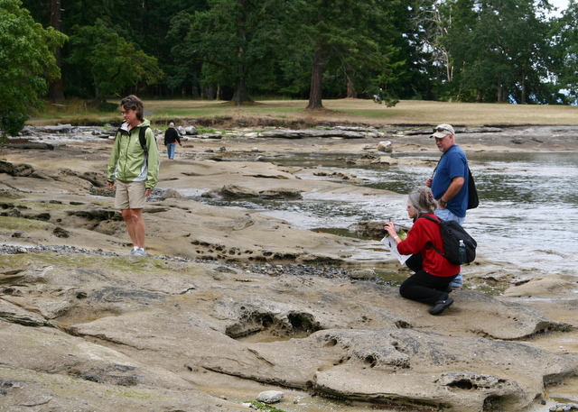 Jan and Stacey (C-CHANGE) and Jo Marie (NOOTKA) explore the shoreline at Newcastle Island