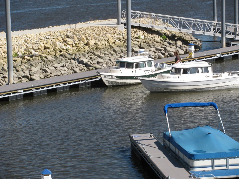 Joni Lynn entering Guttenberg marina