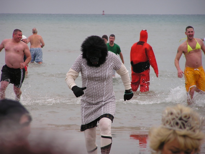 Kiwanis Polar Plunge  12-4-2004