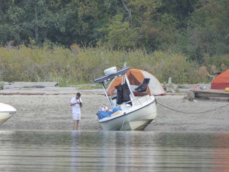 Labor Day weekend at Sucia is all about watching Qualified Captains.  These rowdy yahoos had a great method for beaching daddy's Whaler.