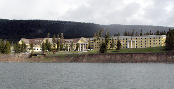 Lake Yellowstone Hotel from the scenic cruiser