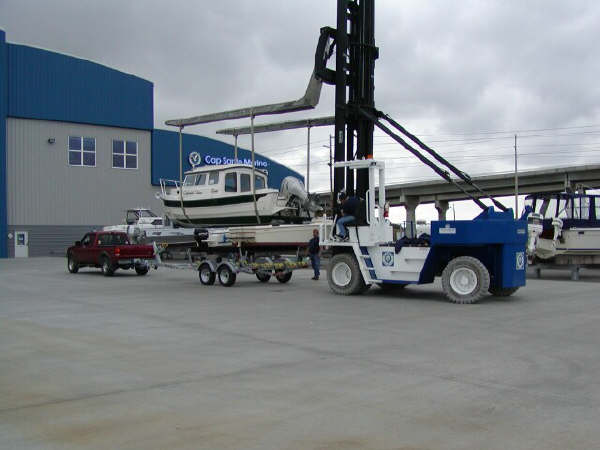 Lifting off the trailer.jpg