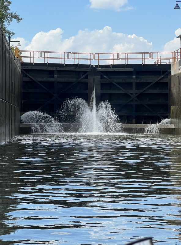 Lock 32 Gate Seal leak waterfall