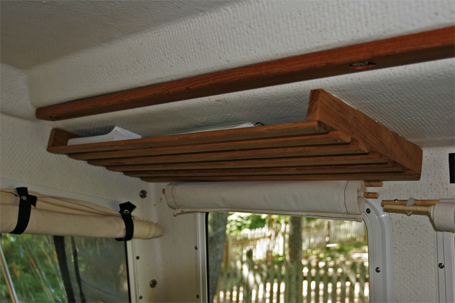 Long chart rack mounted with 4200. I have seen several versions of this on other CDs. .