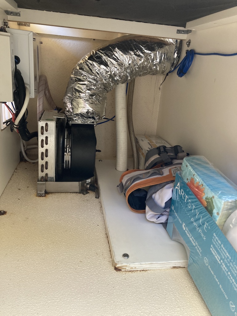 MABRU Systems 4200btu a/c - ducted to bed area