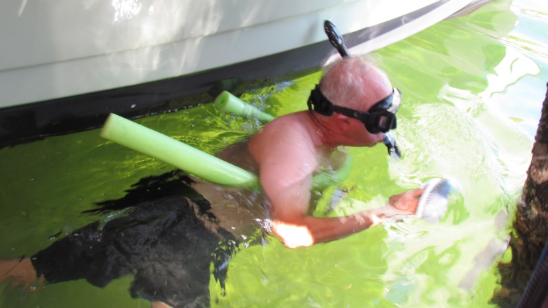 Mike Rizzo under water demo man